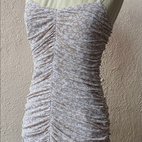 Nwt LE LIS COLLECTION BLUSH/WHITE FLORAL MESH DRESS MED - Picture 3 of 5